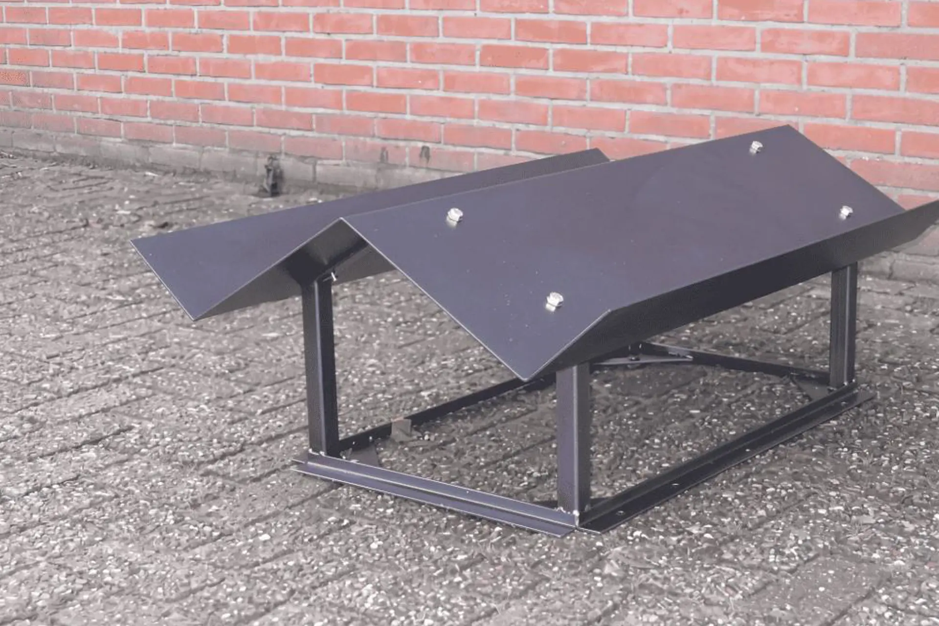 091 schoorsteenkap schuin op frame.png
