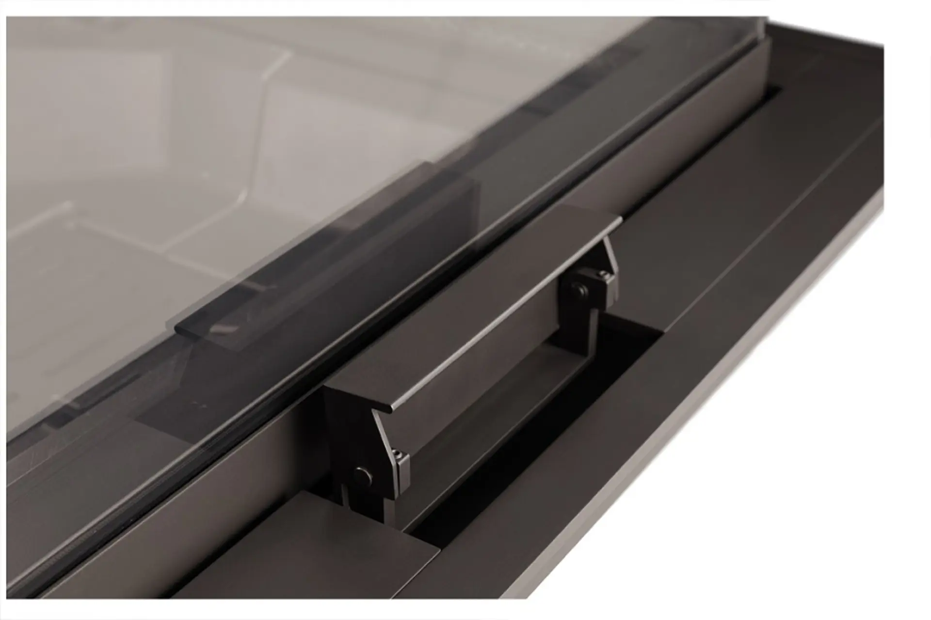 Spartherm_Premium_Triple_80x41x50_handgreep.jpg
