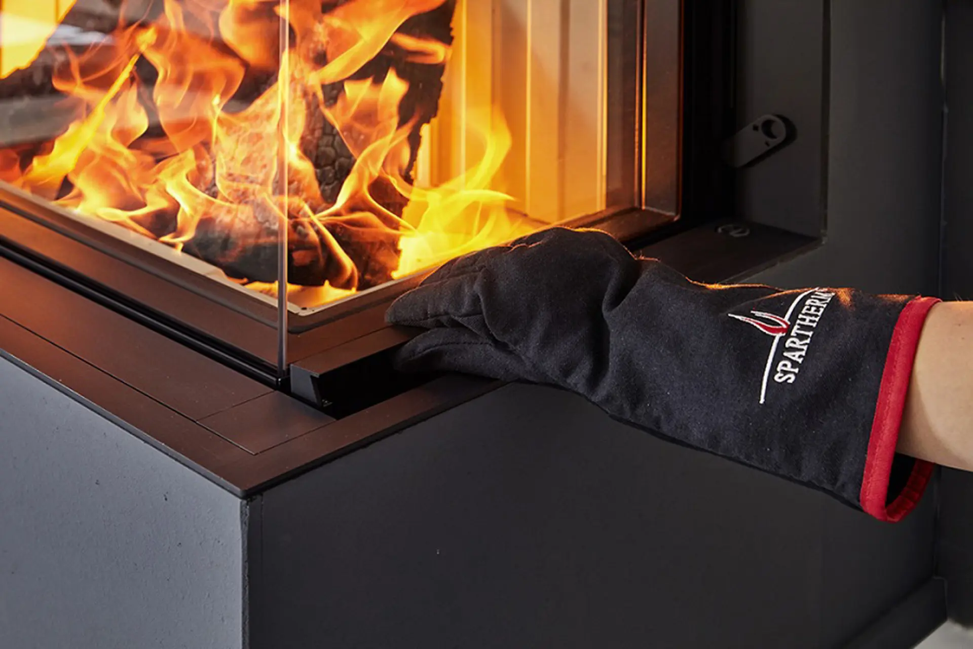 Spartherm_Premium_Triple_80x41x50_deurhendel.jpg